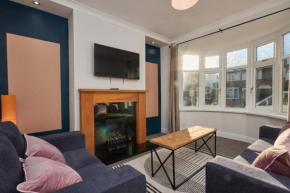 Modern Bedroom Home in Stockton - Close to A19